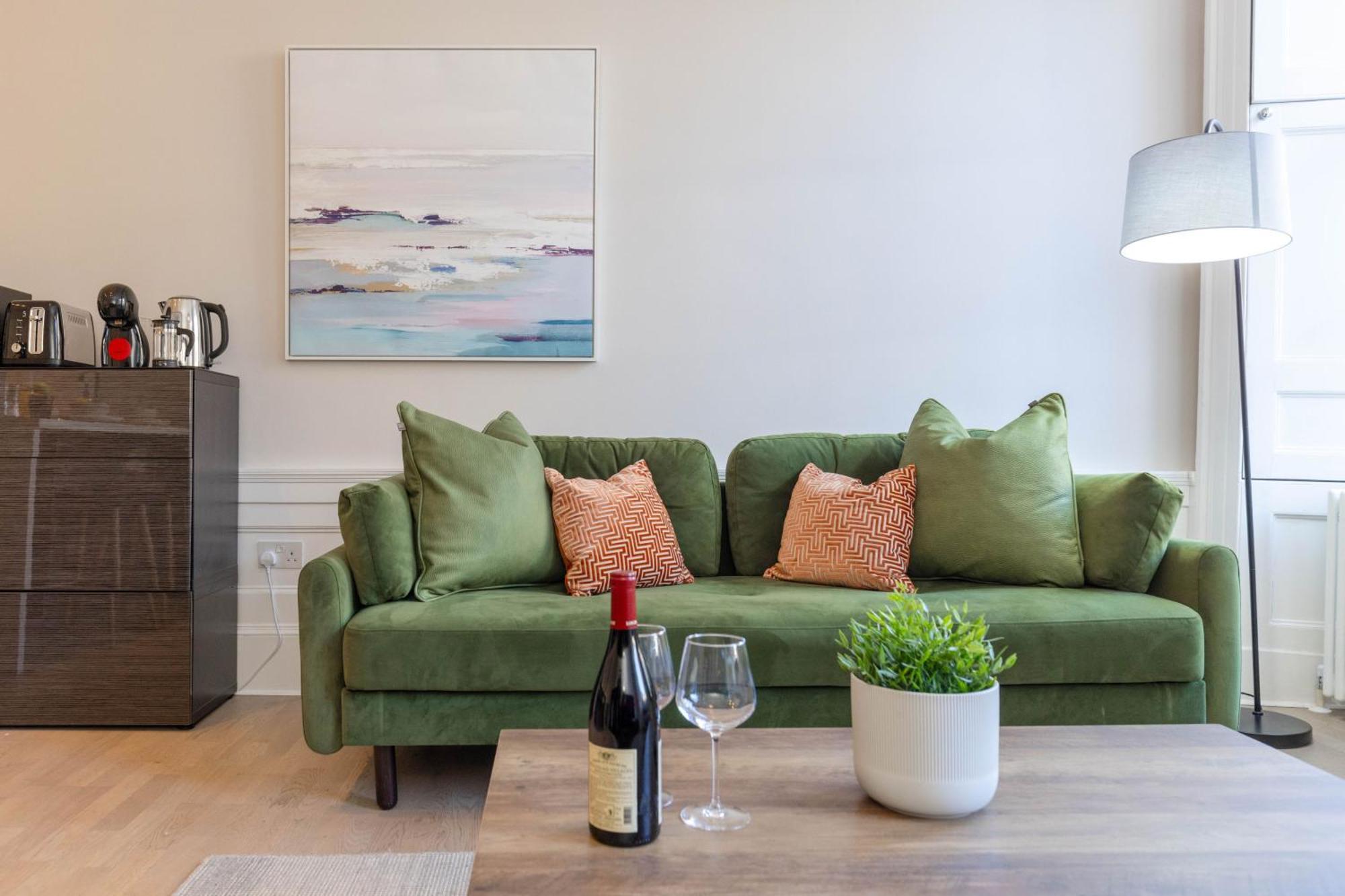 Dragon Suites - Edinburgh City Centre 1 Bed Apartment, Edinburgh